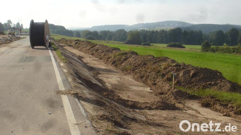 Der Humusabtrag auf dem bisher ausgespartem Abschnitt hat begonnen. Bild: mad