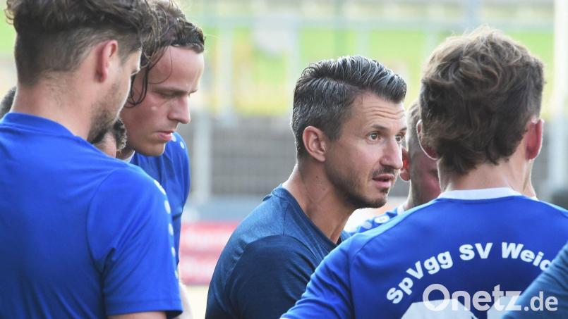 SpVgg-SV-Trainer Michael Riester und seine Jungs sind in der Bayernliga Nord bestens unterwegs. Warum soll man auch in Würzburg nichts holen? Archivbild: A. Schwarzmeier