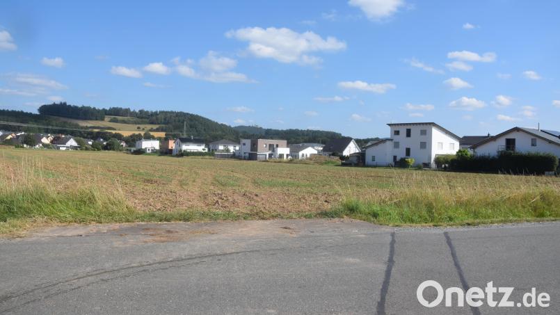 An der Straße zur Gleitsmühle schließt das neue Baugebiet &quot;Gleitsweg&quot; an die Bebauung an und damit erfolgt ein Lückenschluss. Bild: fz