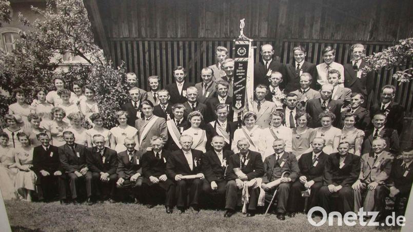 Der Männergesangverein bei seinem 100-jährigen Jubiläum 1955. Bild:  Archiv Männergesangverein Wirbenz/exb