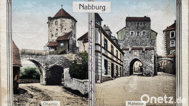 Obertor und Mähntor in Nabburg gemeinsam auf einer nachkolorierten Postkarte aus den 1920er Jahren. Bild: Archiv Raphael Haubelt/exb