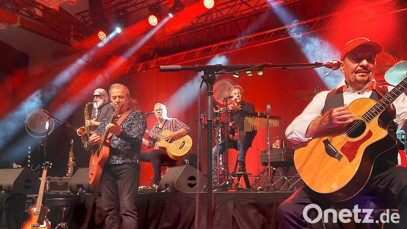 Günther Sigl (Zweiter von links) und Barny Murphy (rechts) sind die Gesichter der Spider Murphy Gang, die seit 47 Jahren mit Rock ’n’ Roll aus Bayern tourt Bild: Amann