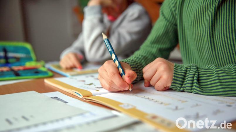 Ab sofort gibt es mehr Deutsch und Mathe, und weniger Kunst, Musik oder Englisch an Bayerns Grundschulen. Symbolbild: Mascha Brichta