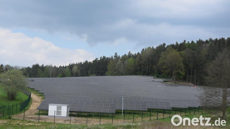 Für fünf Solarparks mit einer reinen Modulfläche von 20 Hektar hat die Gemeinde den Satzungsbeschluss für die Bebauungspläne gefasst. Symbolbild: fz