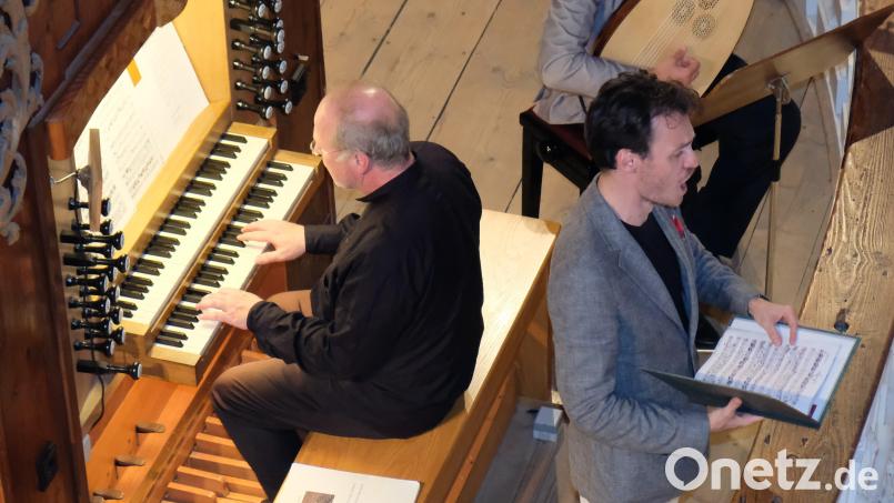 Als Ensemble &quot;Cappellarte&quot; beeindruckten Bass-Bariton Moritz Kellner, Sefan Baier (Orgel) und Oleg Czuchlieb (Erzlaute) unter dem Konzerttitel &quot;Historiae Sacrae&quot; mit Vokalwerken aus den Beständen des Klosterarchivs. Bild: do