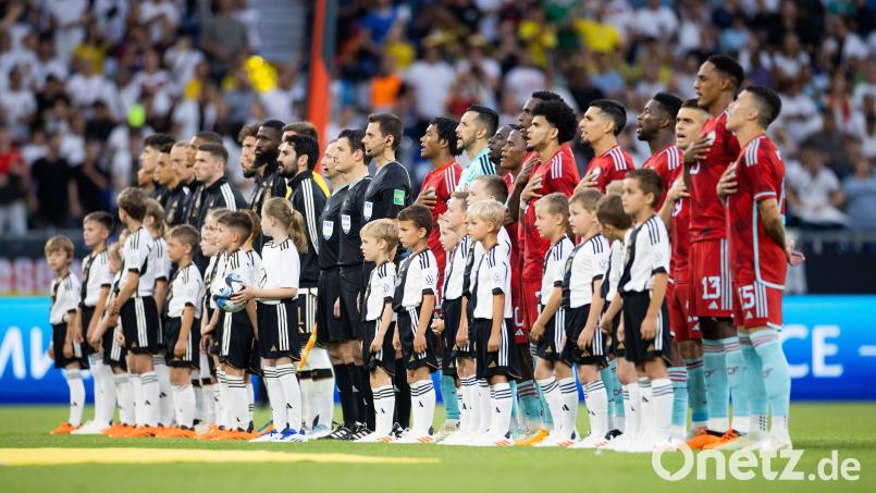 Für das U21-Länderspiel am 11. Oktober in Regensburg werden noch Einlaufkinder gesucht. Symbolbild: Rolf Vennenbernd/dpa