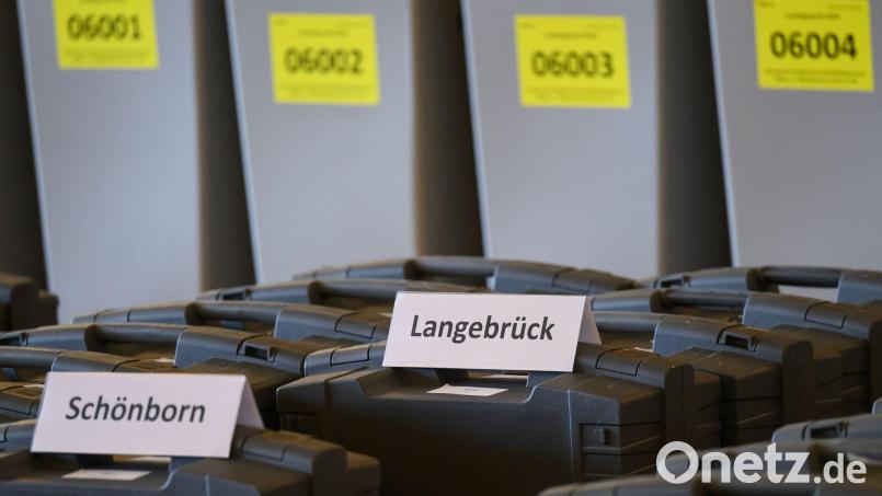 Bei der Landtagswahl am 1. September waren in Dresden und Umgebung Briefwahlzettel aufgetaucht, die zugunsten der rechtsextremen Kleinstpartei Freie Sachsen manipuliert worden waren. Archivbild: Robert Michael/dpa