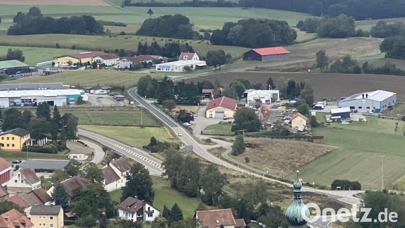 Das &quot;Gewerbegebiet Tännesberg&quot; ist in der oberen Bildhälfte zu sehen. Bild: Josef Glas