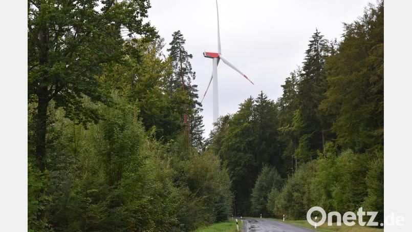 Bei der Neuaufstellung des Teilabschnitts Windenergie durch den regionalen Planungsverband Oberpfalz-Nord ist durch die Herausnahme von gemeldeten Flächen für die Windenergie-Nutzung die Gemeinde Ebermannsdorf unter die 1,1-Prozent-Marke gerutscht. Bild: bö