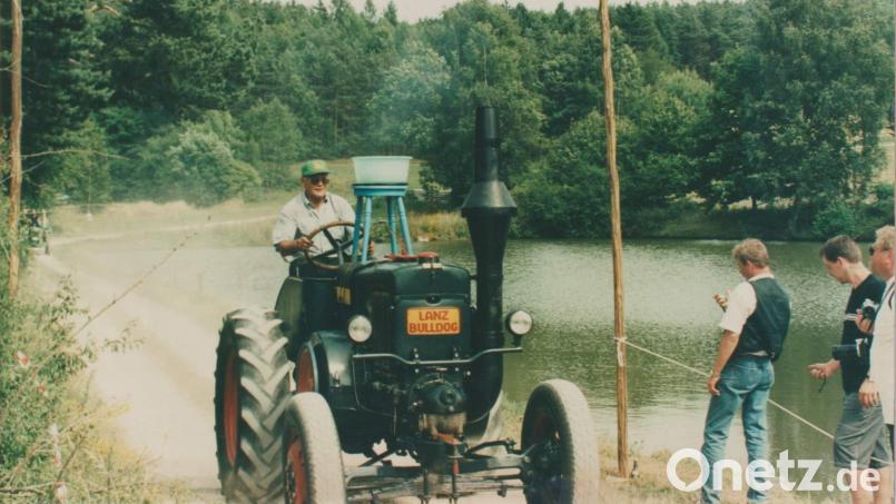 Im Frühsommer 1999 wurden die Schlepperfreunde Weiher gegründet, treibende Kraft war bis zu seinem Tod im Dezember 2014 der „Modl-Ede (Edi Birner). Bild: u