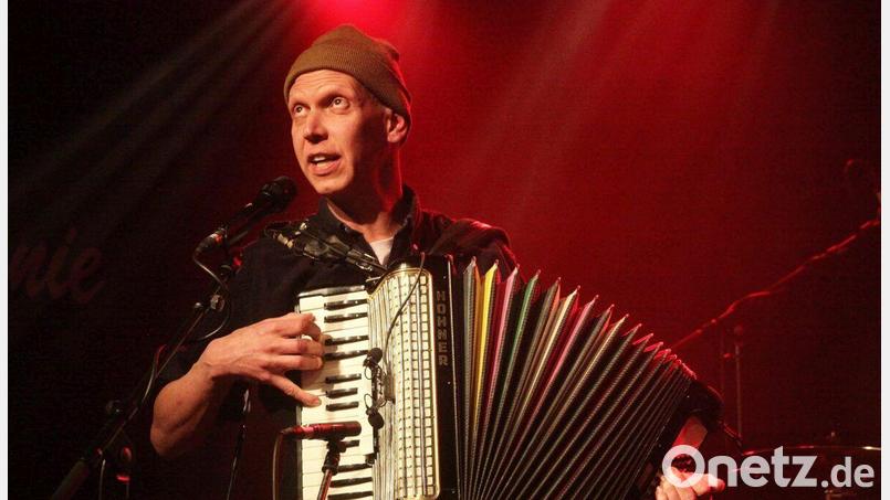 Bekannt wurde Maxi Pongratz mit der Band Kofelgschroa, seit 2019 ist er solo auf Tour. Bild: Michael A. Schmiedel/exb
