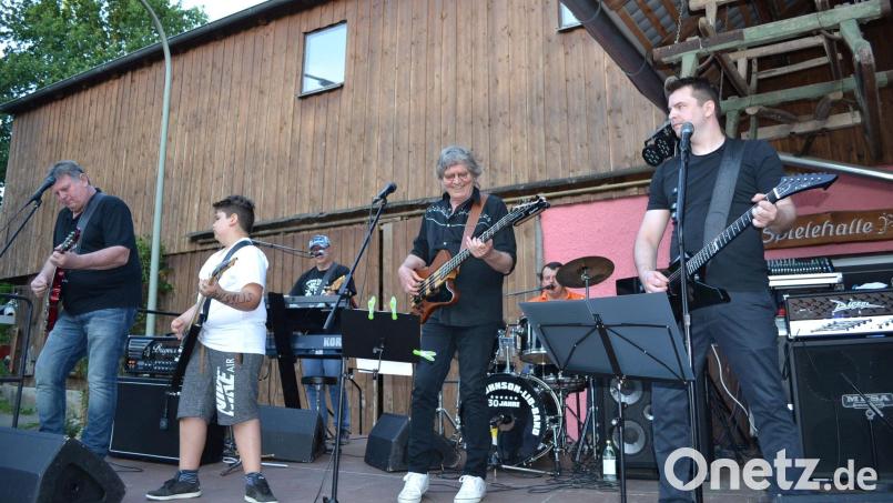 Die Beppo-Johnson-Lio-Band spielt in Neustadt beim Musikabend der DJK. Archivbild: fue