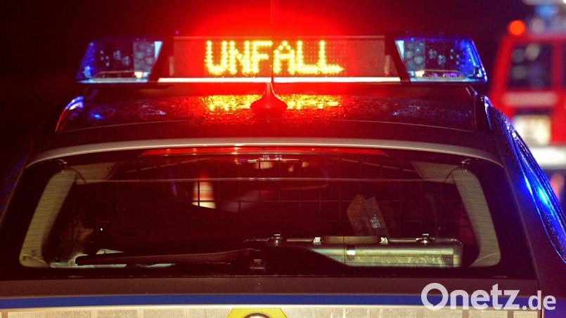 Ein schwerer Verkehrsunfall hat sich am Dienstagabend bei Furth im Wald ereignet. Zwei 18-jährige Frauen wurden schwer verletzt. Symbolbild: Stefan Puchner