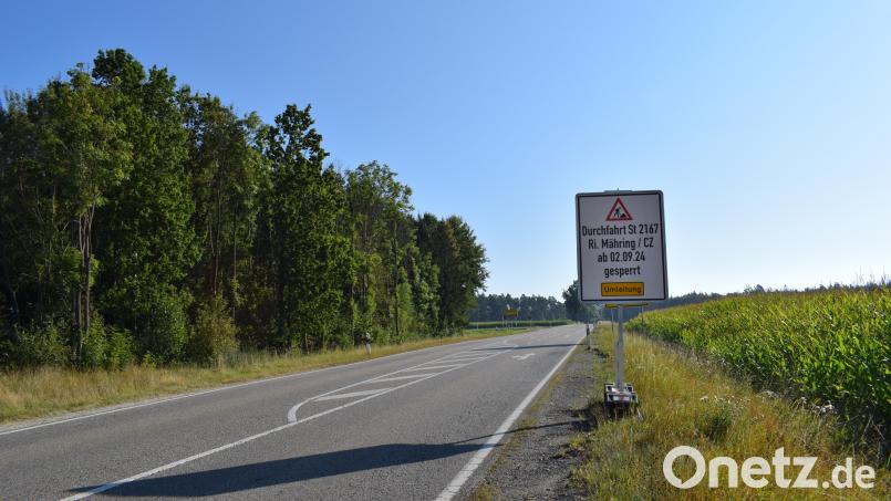 Am Donnerstag, 26. September, wird das Staatliche Bauamt Amberg-Sulzbach die Staatsstraße am Ortsausgang von Großkonreuth zur Beseitigung von Fahrbahnschäden für den Verkehr vollständig sperren. Archivbild: szl