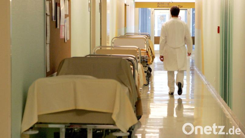 Fachärzte, Pflege, Rettungsverbände und Gesundheitsdienstleister vernetzen sich, um die Gesundheitsversorgung im Landkreis Tirschenreuth zu verbessern. Dabei spielen die Krankenhäuser in Tirschenreuth und Kemnath eine große Rolle. Symbolbild: Rainer Jensen/dpa