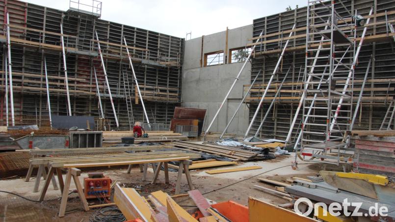 Blick in den Innenbereich der künftigen Zweifachturnhalle bei der Mittelschule Tirschenreuth. Bild: kro