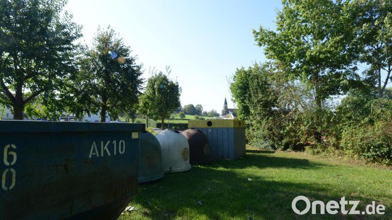 Rechts der Container soll der Mobilfunkmast aufgestellt werden. Bild: bey