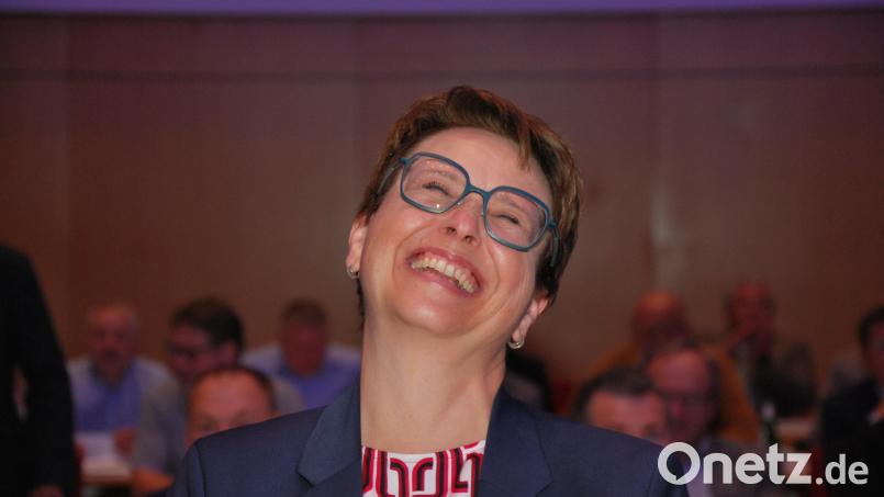 Große Erleichterung und Freude herrschte bei Susanne Hierl nach Bekanntgabe des Wahlergebnisses bei der CSU-Delegiertenversammlung im ACC Bild: gsp