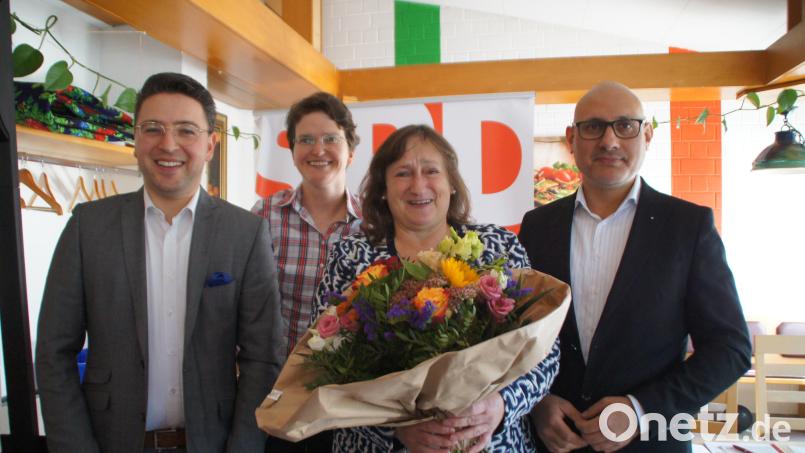 Marianne Schieder wurde einstimmig zur Direkt-Kandidatin für die nächste Bundestagswahl im Jahr 2025 gekürt. Mit ihr freuen sich von links: Peter Wein, Monika Friedl und Ismail Ertug. Bild: sir
