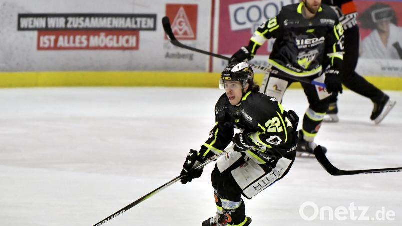 Hunter Fortin erzielte den entscheidenden Treffer zum Amberger 4:3-Sieg in Schönheide. Bild: Hubert Ziegler