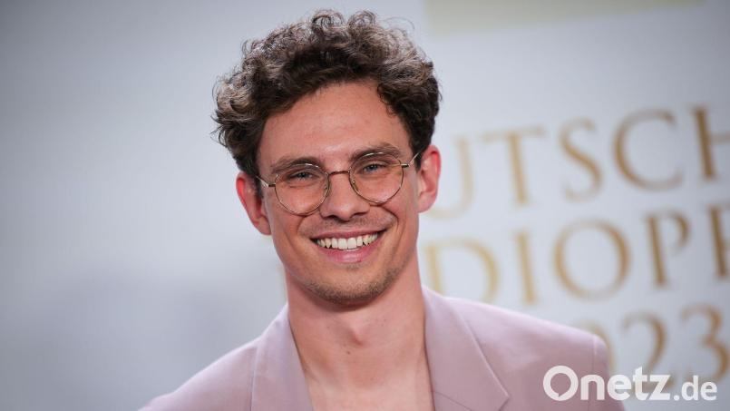 Sänger Kamrad liebt das Popstar- und Kleinstadtleben. Bild: Christian Charisius/dpa