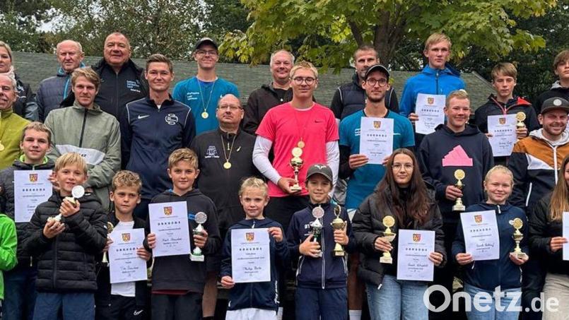 Die Landkreismeister im Tennis. Bild: Peter Hofauer