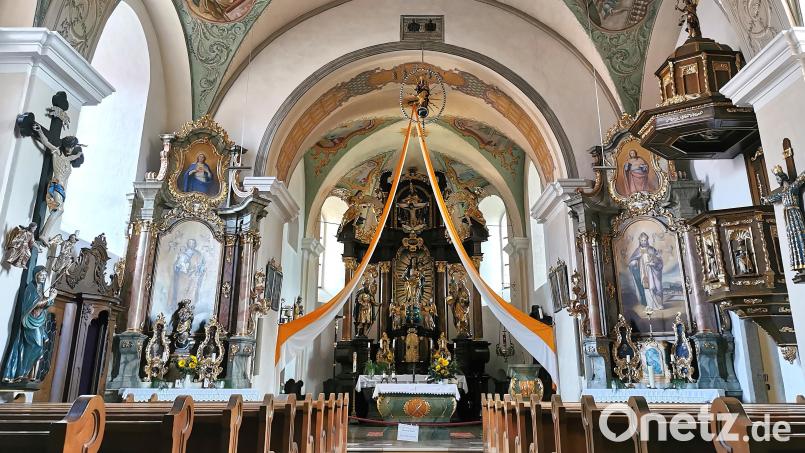 Die Kirche „St. Marien“ in Pertolzhofen war vom 16. bis 19. Jahrhundert ein Wallfahrtsort für Pilger bis aus Böhmen. Am 28. September lebt diese Tradition mit einer Fußwallfahrt der Pfarreiengemeinschaft wieder auf. Bild: Portner
