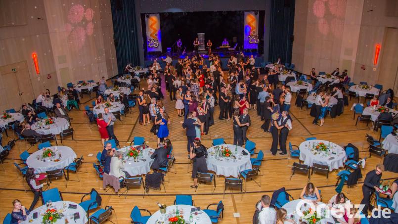 Festlicher Hochschulball der OTH Amberg Weiden Bild: Robert Neuber/exb