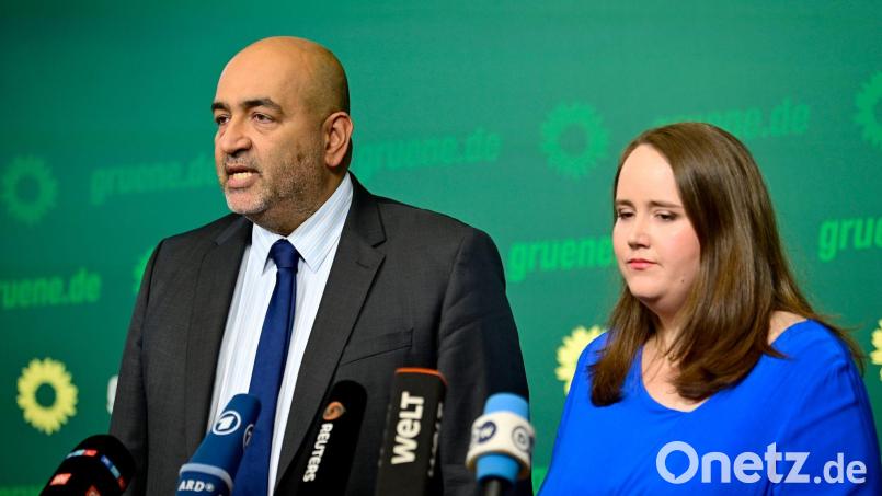 Sie machen Platz für einen Neustart: Omid Nouripour und Ricarda Lang, die Co-Vorsitzenden der Grünen. Bild: Fabian Sommer/dpa