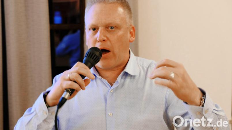 Bei einer Bürgerversammlung 2019 gibt sich Bürgermeister Jürgen Kürzinger noch &quot;vorsichtig optimistisch, die großen Aufgaben zu bewältigen&quot;, wie Oberpfalz-Medien damals berichtete. Archivbild: do
