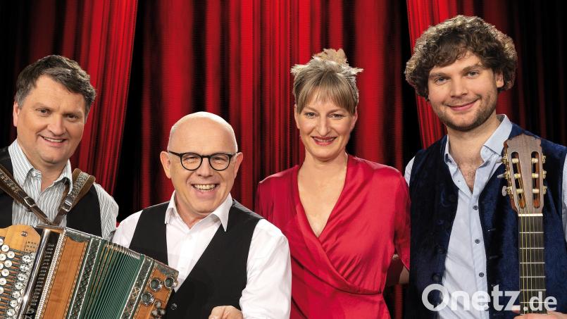 Die Couplet-AG tritt in Kümmersbruck auf (von links): Bernhard Gruber, Jürgen Kirner, Bianca Bachmann und Berni Filser. Bild: Couplet-AG/exb