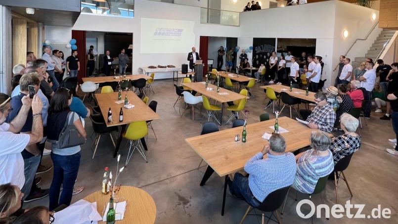 Einen Blick hinter die Kulissen konnten die Besucher beim Tag der offenen Tür bei der System Logistics GmbH werfen. Bild: Kerstin Mutzbauer/exb