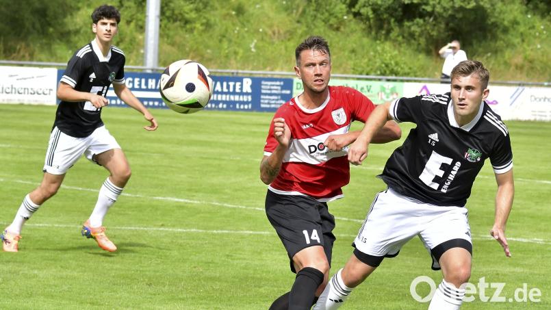 Henrik Brüggen (rechts) von der DJK Ammerthal verpasst am Samstag das Duell mit seinen Ex-Kollegen vom ASV Neumarkt. Archivbild: Hubert Ziegler