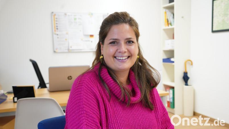 Sarah Gallitzendörfer aus Weiden leitet ab 1. Oktober das Steinwaldnetz der Gemeinden Krummennaab, Friedenfels und Reuth bei Erbendorf. Bild: kaz