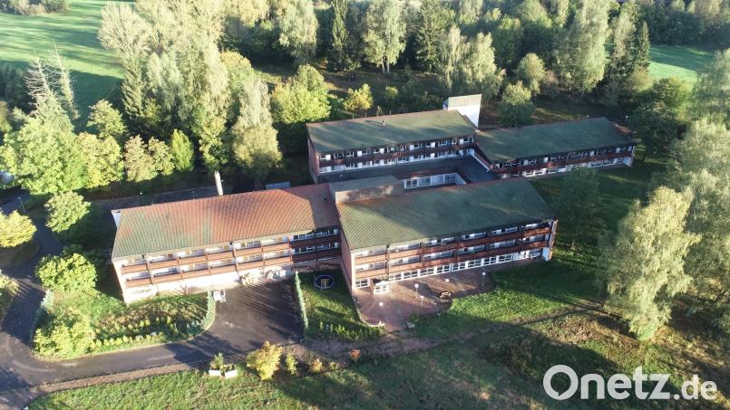 In das Landhotel &quot;Am Sonnenhang&quot;, das ehemalige BRK-Heim in Pleystein, werden bis zum Ende des Jahres maximal 100 Geflüchtete einziehen. Bild: bey