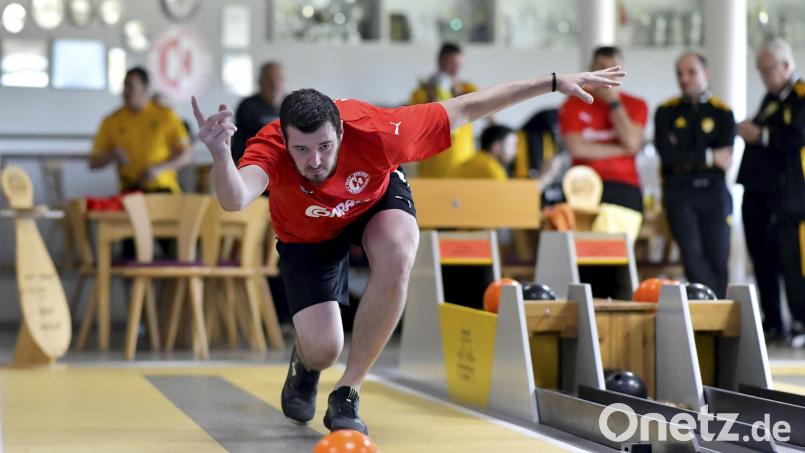 Robert Rösch verlor zwar zu Beginn sein Spiel, aber am Ende durfte RW Hirschau dennoch jubeln. Bild: Hubert Ziegler