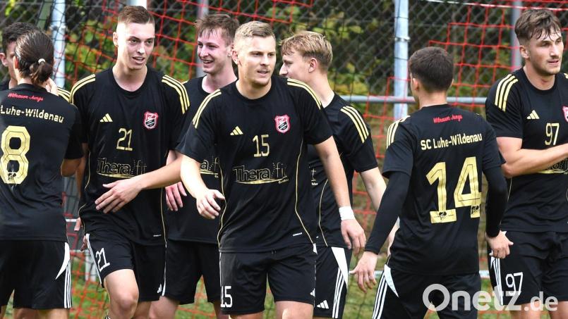 Die SC-Spieler freuen sich nach dem zwischenzeitlichen 3:0, Torschütze war Nico Argauer. Bild: Büttner