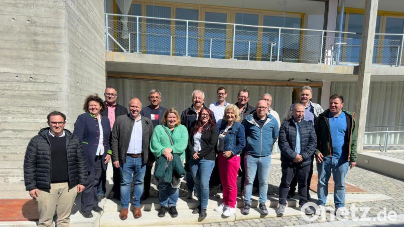 Die ehemalige Landtagsabgeordnete Marianne Deml (Zweite von links) stellte den Vorstands- und Fraktionsmitgliedern der CSU Schnaittenbach die Wohnungsbaugenossenschaft 9Bürger vor. Bild: nag