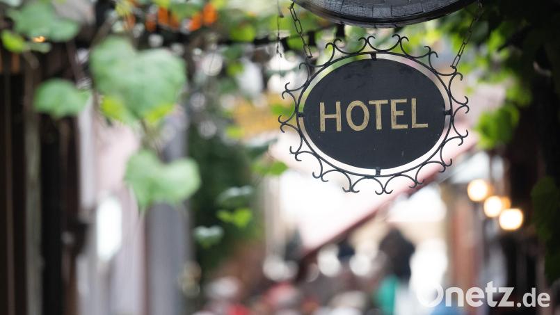 Pech hatten zwei irische Touristen in Karlsbad. Ein Hotelgast sperrte die Hoteltür hinter sich ab. Die beiden Touristen waren in dem Gebäude eingeschlossen. Symbolbild: Sebastian Gollnow