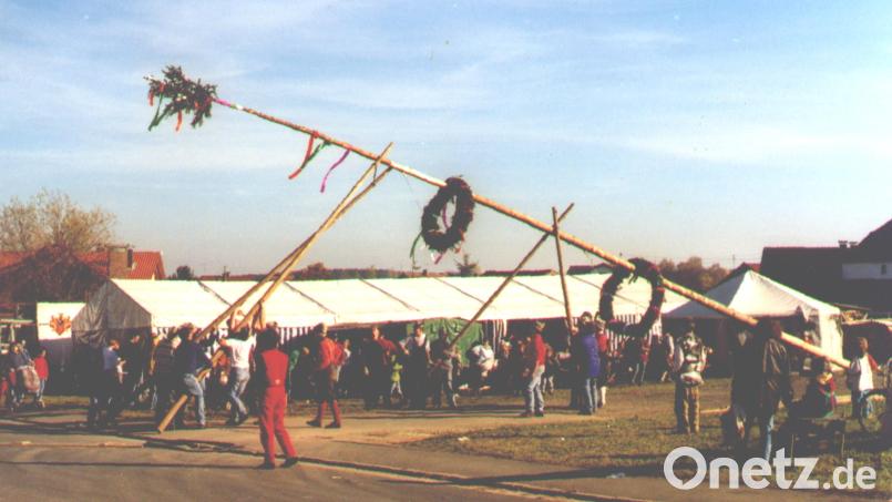Die Faschterer Kirwa ist an ihren Ursprungsort zurückgekehrt. Seit Mitte der 90er-Jahre feiert man wieder am oberen Forst. 1997 begnügte man sich noch mit einem Festzelt. Archivbild: nag