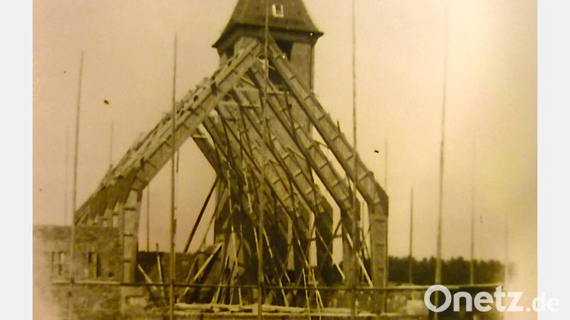 Das Bild entstand 1953 während des Baus der Christuskirche. Bild: Archiv Wolfgang Hübner