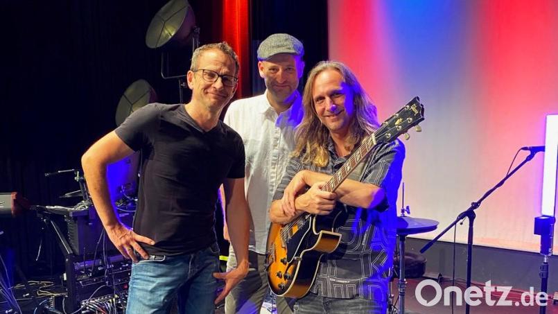 Michael &quot;Dandy&quot; Dandorfer und Sebastian Birner (von rechts) laden zu einer offenen Jazz-Session in den Club LaVida in Amberg. Links: Manuel Haas (Saxofon) Bild: Tanja Dandorfer/ exb