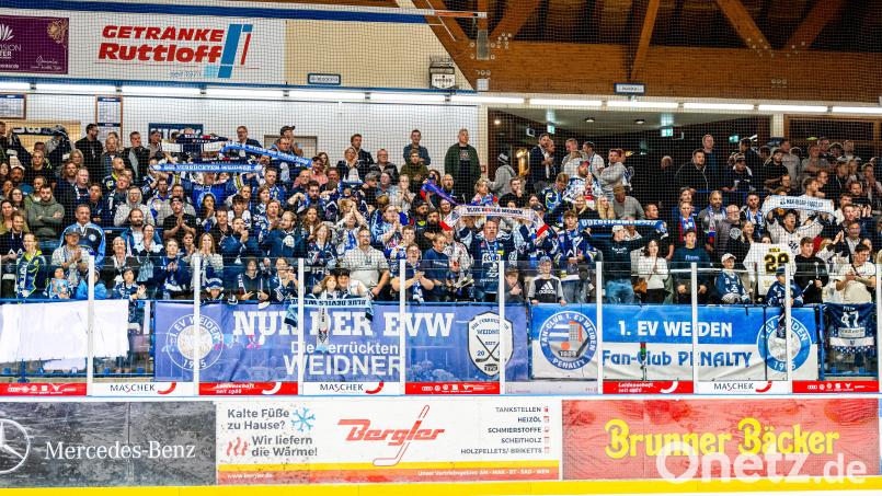 Das Heimspiel der Blue Devils Weiden am Sonntag gegen die Selber Wölfe ist bereits zwei Tage zuvor ausverkauft. Bild: Elke Englmaier