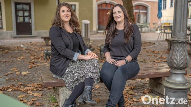 Nadine Gräml (links) und Dagmar Dehnert bilden zusammen die Gleichstellungsstelle der Stadt Amberg, die nun an der Seminargasse untergebracht ist. Bild: Michael Golinski