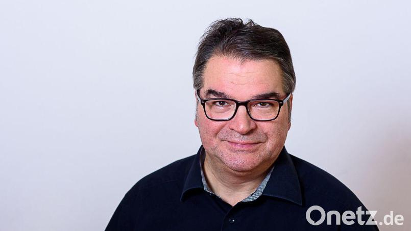 Alexander Pointner hat sich neben seiner hauptberuflichen Tätigkeit als Kirchenmusiker im Münchener Westend auf die Begleitung von Stummfilmen spezialisiert. Bild: Sylvia Beres/exb