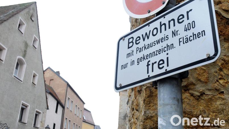 Ein Bild aus dem Jahr 2013: Damals gab es noch Straßen in der Amberger Altstadt, in der nur Anwohner parken durften. Bild: Stephan Huber
