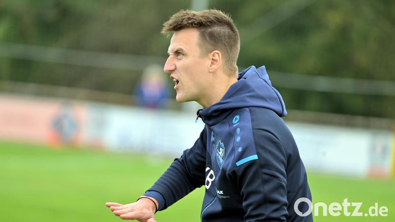 Konstantin Beck, der Trainer des FV Vilseck, will mit seinen Jungs auch gegen den zuletzt so starken FC Wernberg etwas holen. Bild: Hubert Ziegler