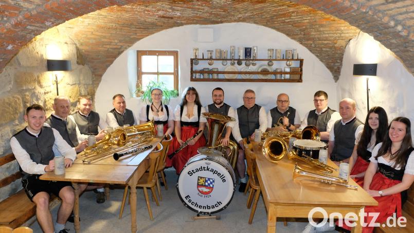 Aus Anlass des 100-jährigen Jubiläums lädt die Stadtkapelle Eschenbach am Freitag, 18. Oktober, zu einem &quot;Oktoberfest&quot; in die Festhalle des SCE ein. Die Bewirtung übernimmt der SC-Förderverein. Bild: do