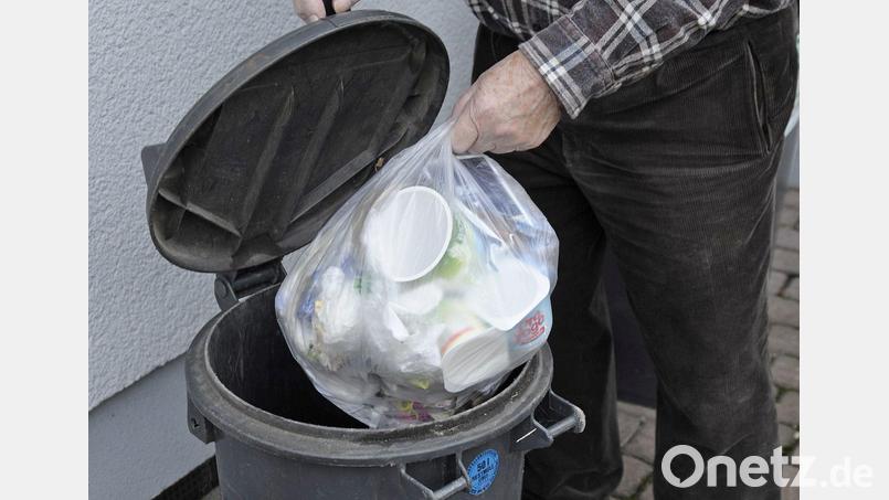 Das Müllaufkommen des Jahres 2023 bildet ein Schwerpunktthema bei der Sitzung des Umwelt- und Nachhaltigkeitsausschusses des Amberg-Sulzbacher Kreistags. Symbolbild: Petra Hartl