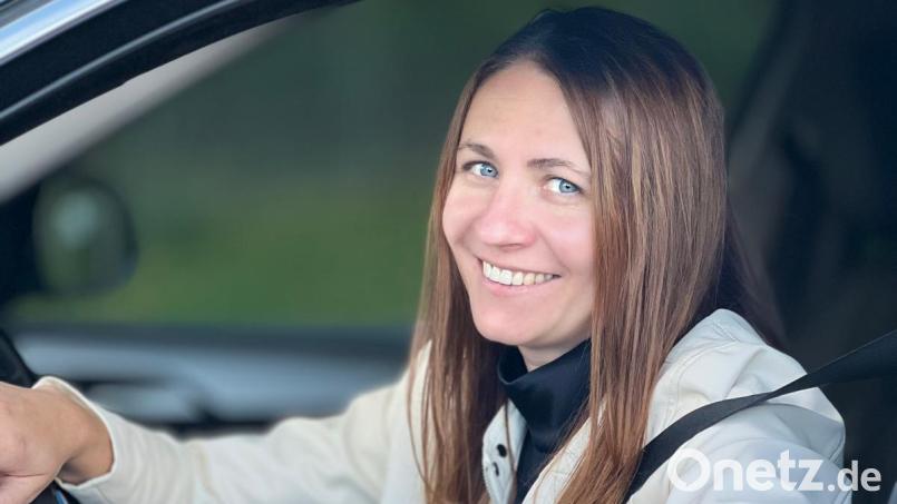 Liudmyla engagiert sich in vielen Bereichen für die Dorfgemeinschaft und darüber hinaus. Darum ist sie oft im Auto unterwegs. Bild: ld